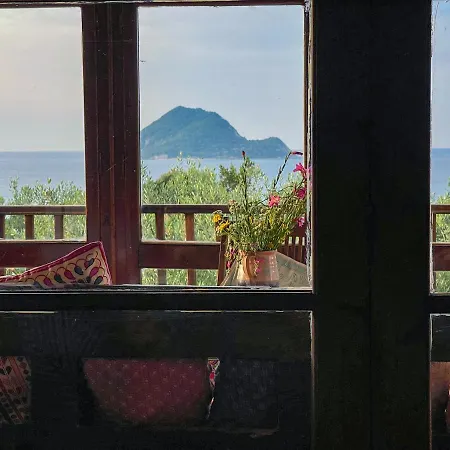 Anta House By The Sea * Lithakia